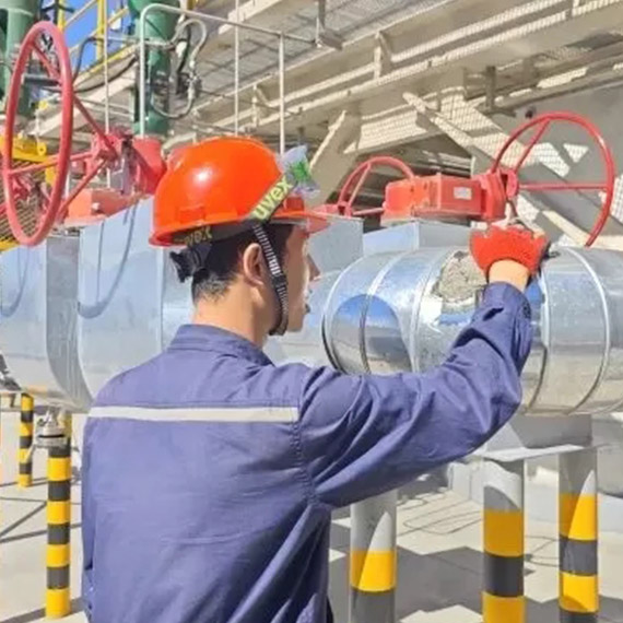 أشيد بالعمال ، تركز الصناعة الكيميائية للفحم في Tianyu على العمال تحت درجة حرارة عالية